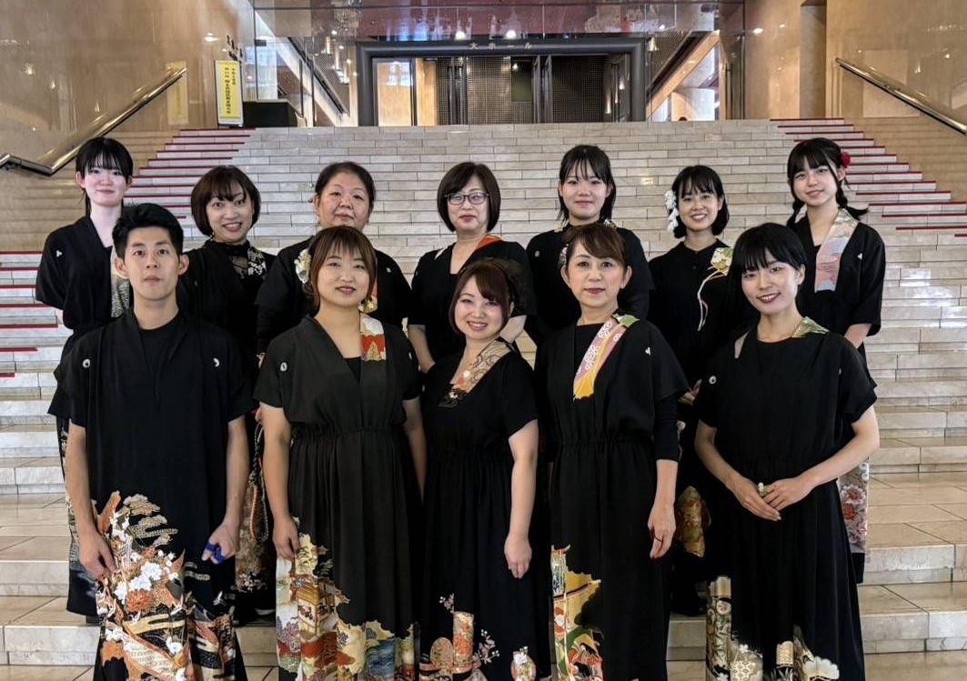 民謡集団Pureの集合写真